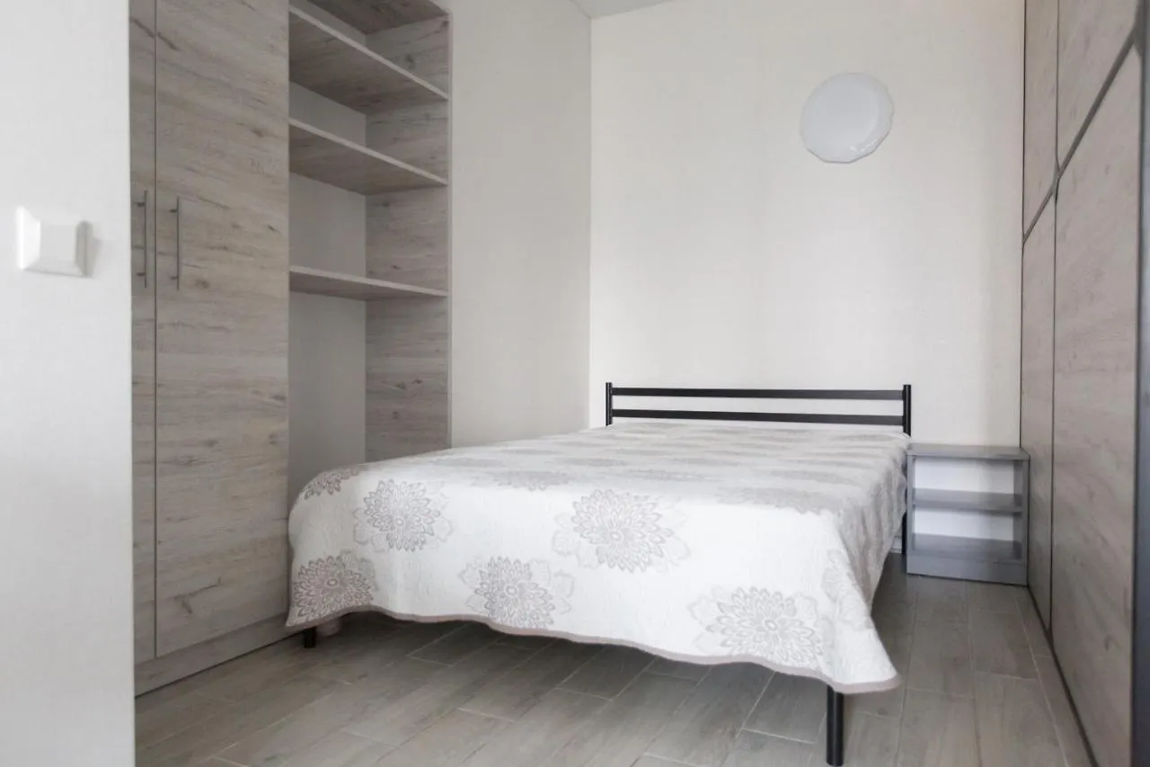 Apartment Khar'Kovskoye Shosse Kyiv